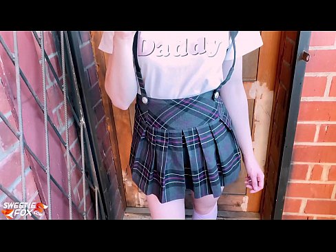 ❤️ 女學生深深地吸吮她的雞巴並亂搞而不是上課。 ❤️ 只是色情 在我們 ❌️❤